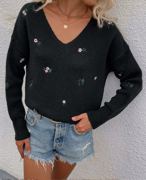 Loose Flower Knit Bottoming Sweater